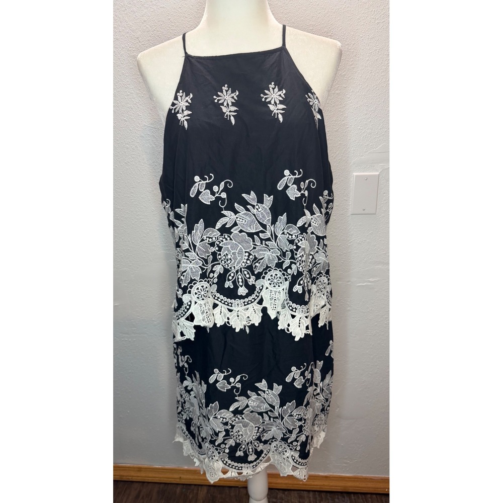 Gianni Bini Halter Dress Womens L Black White Embroidered Lace‎ Tiered